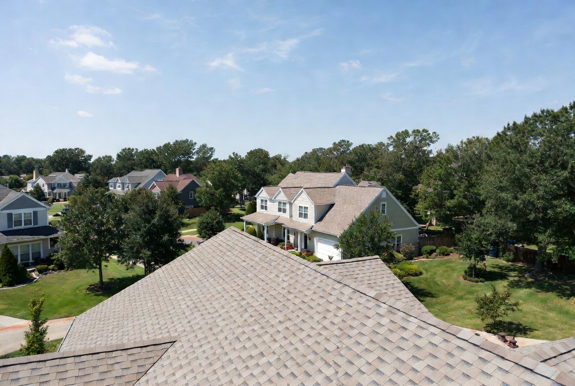 Roofing contractor services in Arkansas